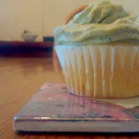 Vanilla cupcake with a green tea frosting|Maggieさん