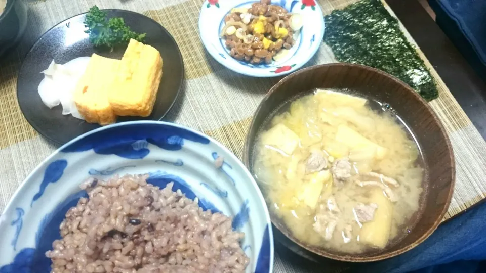 納豆＆卵焼き＆かまぼこ＆焼き海苔＆豚汁|まぐろさん