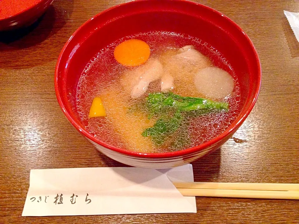 これまた恒例の日枝神社での鴨入り雑煮1,100円也|秋山知隆さん