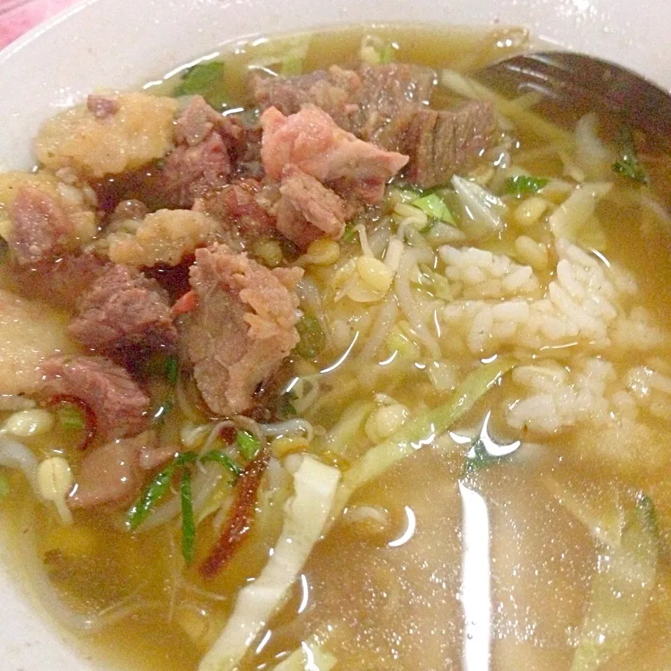 Soto pak sholeh. jogjakarta. Indonesia|Tyas Kasmariさん