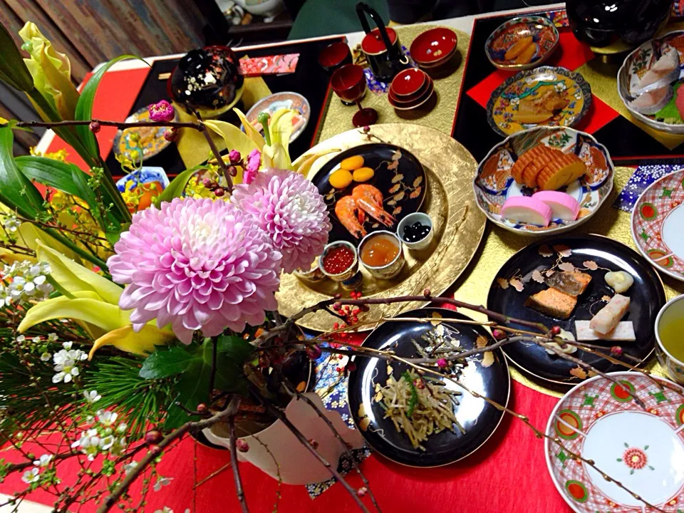 1月2日の夕食は、浅田屋のお雑煮。和洋中おせちの中村孝明の和のおせち。|Keiko Moritaさん