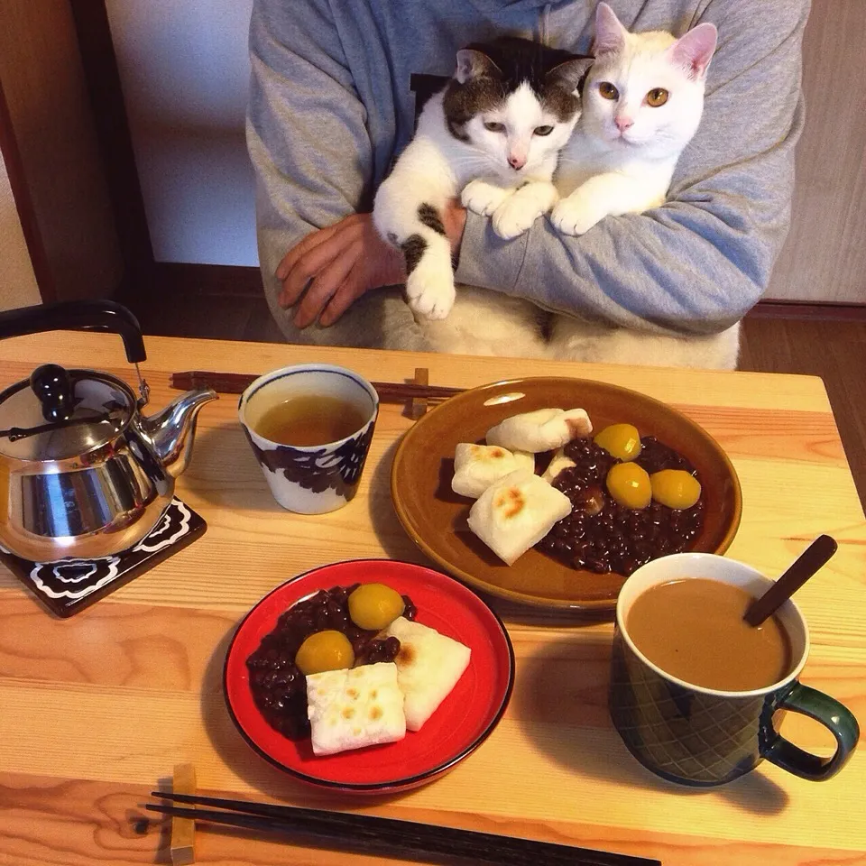 Snapdishの料理写真:焼き餅の餡子がけ。栗の甘露煮おまけ。|naouさん