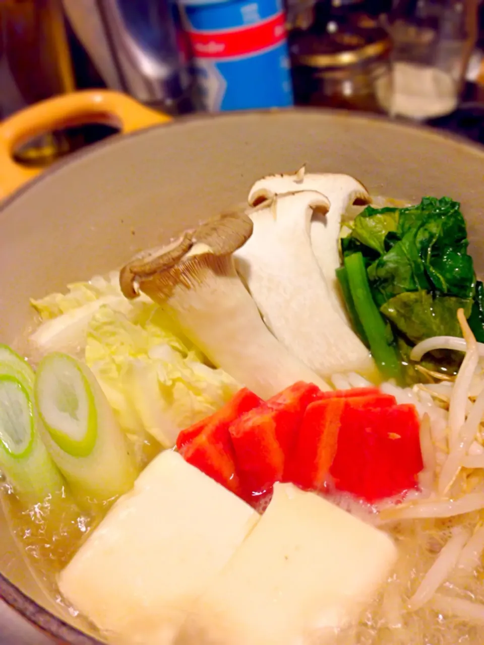 Snapdishの料理写真:具たくさん湯豆腐|よ〜んさん