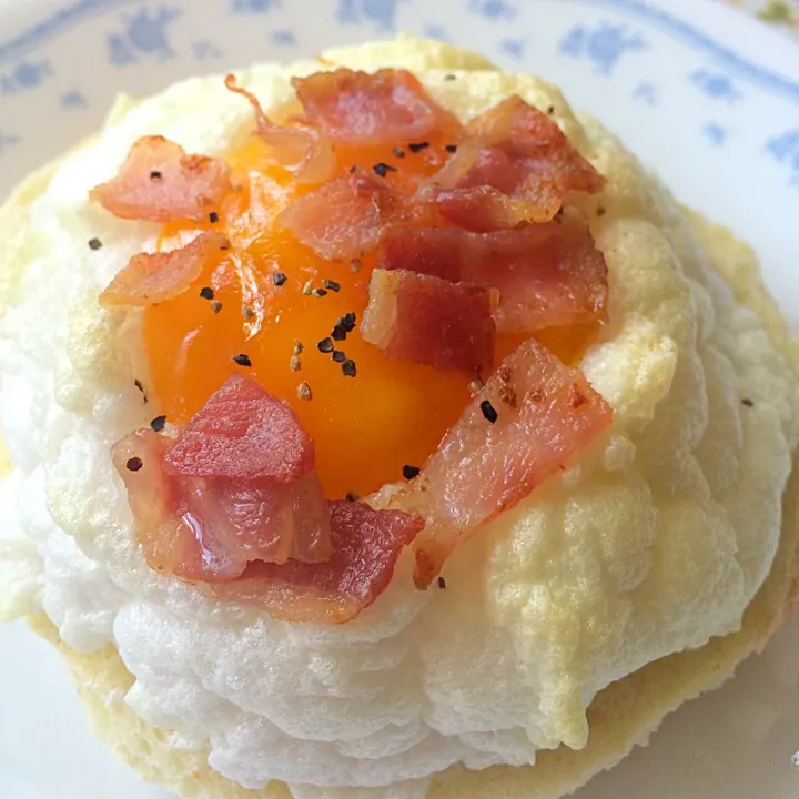 Egg volcano with bacon bits|Trish Wongさん