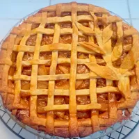 Snapdishの料理写真:Caramel apple pie|Irma Perez de Faupelさん