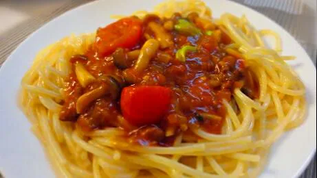 日曜ブランチ🍴あるもので簡単トマトソースパスタ!|ふかرさん