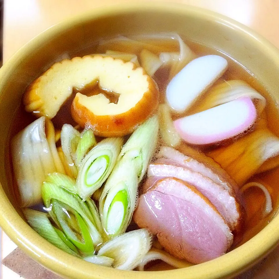 おせちの残りで鍋焼きうどん|たまこっこさん