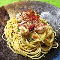 Snapdishの料理写真:オヤジ特製「梅ちりめんと海老の和風辛口オイルパスタ！ おせちもいいけどパスタもねー♪😄」