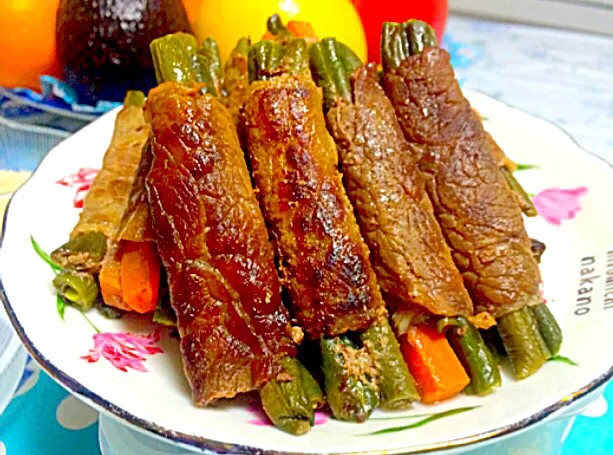 人参とインゲン入れ牛肉の春巻き - Beef with carrot & string beans spring roll 😋✨|Liezlさん