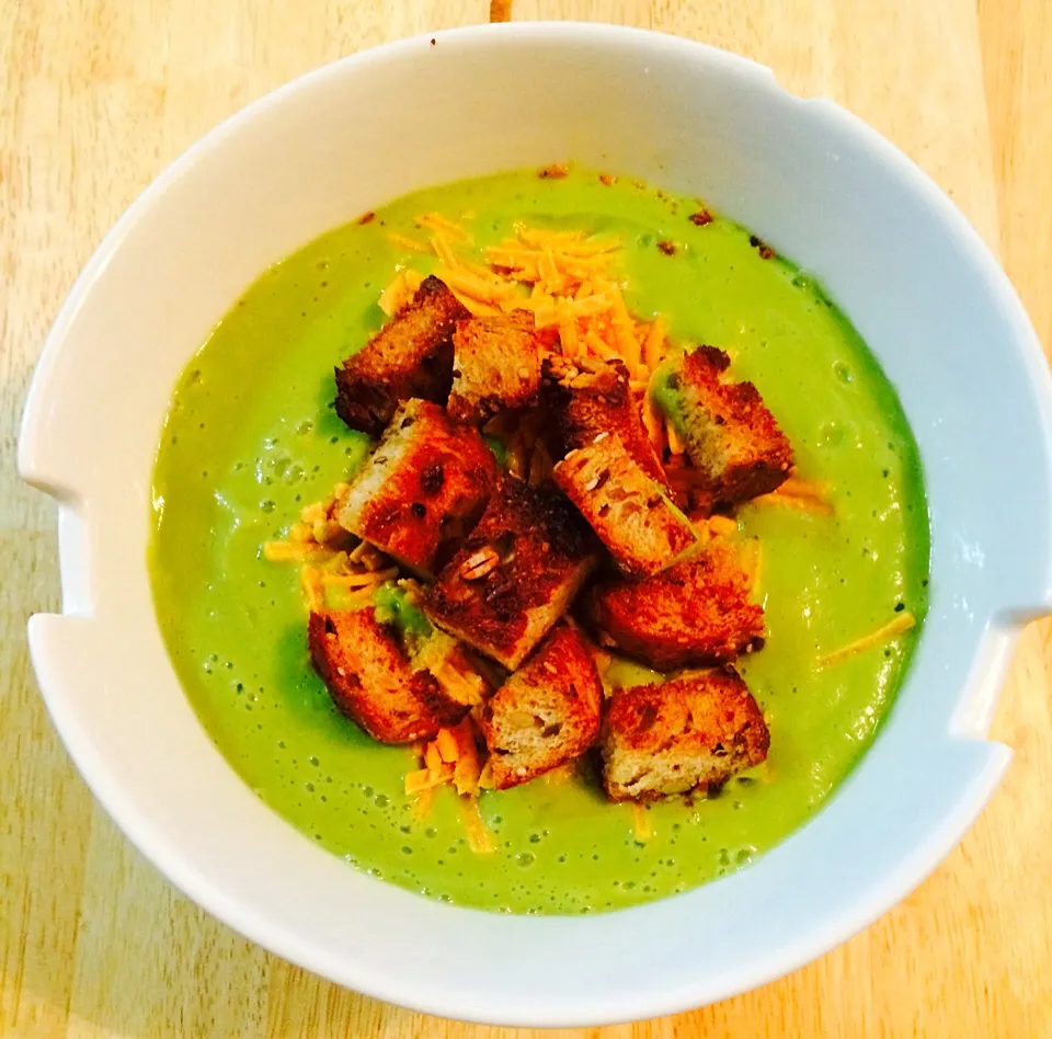 Broccoli Cauliflower Cheddar Soup|http://melissasmenu.wordpress.com/さん