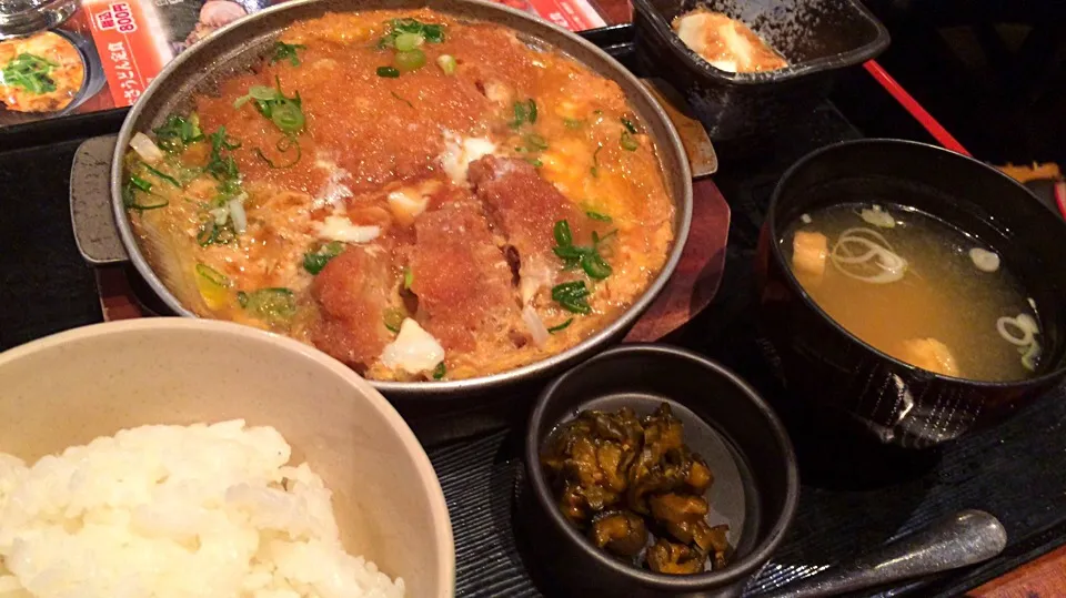 ロースカツ&ヒレカツ煮定食を頂きました。|momongatomoさん