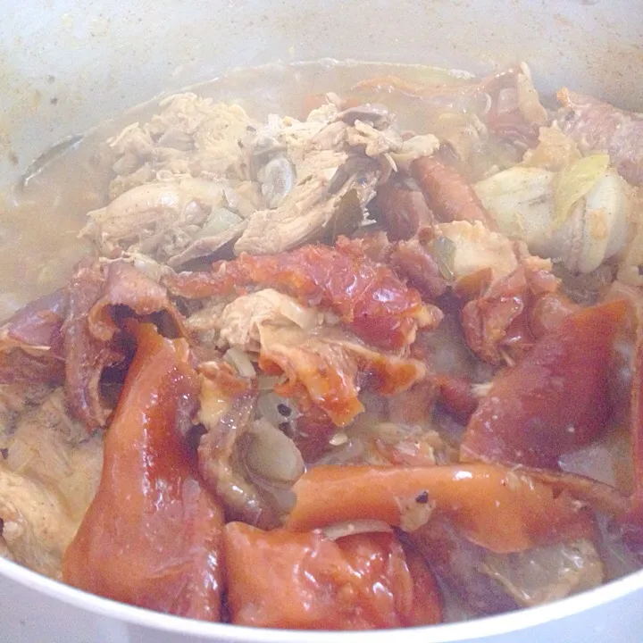 Philippines dish. Roast pork in vinegar. We simply call it lechon paksiw.|jans floraさん