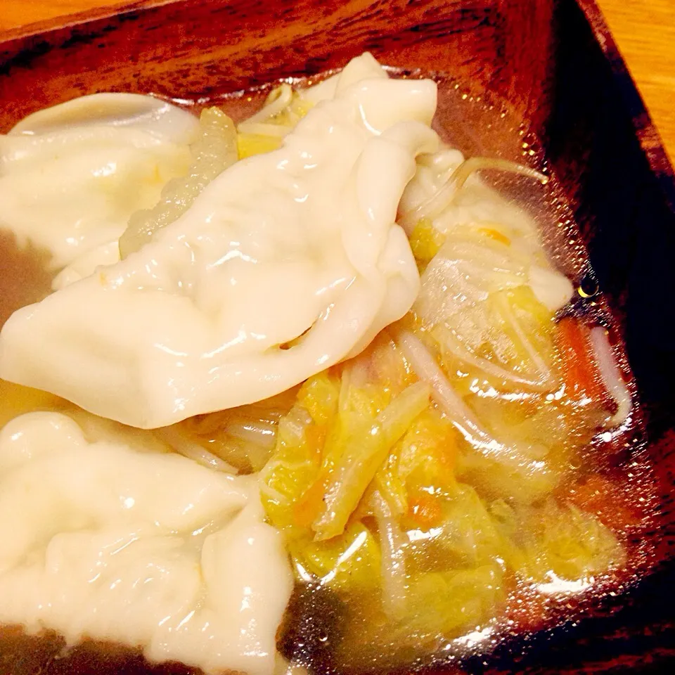 Snapdishの料理写真:白湯soup❤︎in❤︎餃子|Imanaka Yukikoさん