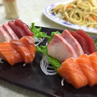 Snapdishの料理写真:綜合生魚片|Kunihikoさん