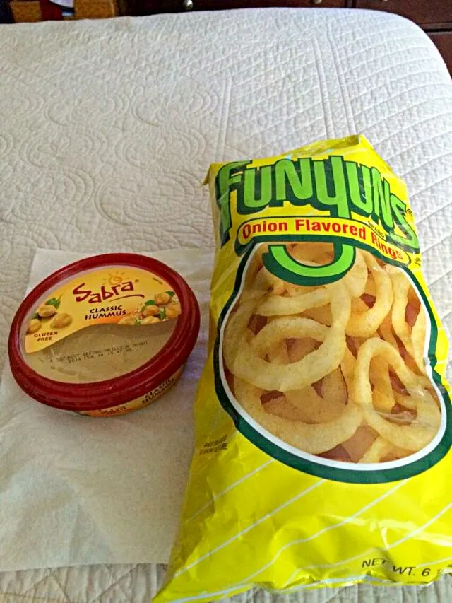 #Snack/Teatime 😋 Sabra Hummus With Bag of Funyune Onion Flavored Rings #Yummy #Snacks|Alisha GodsglamGirl Matthewsさん