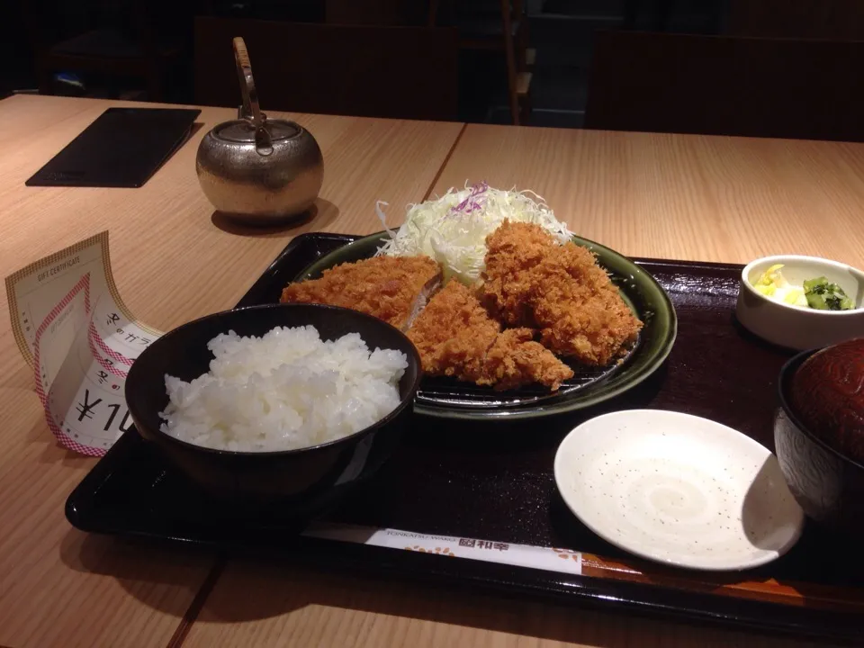 ひれロース盛合せ御飯1275円ご飯味噌汁キャベツおかわり自由|PegaOさん