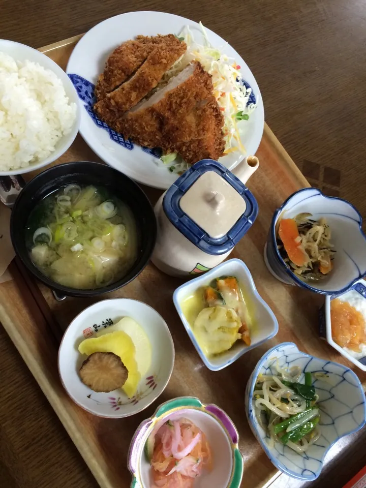 Snapdishの料理写真:日替り定食 チキンかつ|そらまめさん