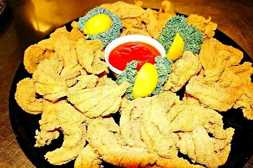 💒 Cake Tasting and Dinner with My Friend for Her Wedding 💒 Louisiana Fried Catfish Platter #Dinner #Seafood #Fish #Main dish 😊|Alisha GodsglamGirl Matthewsさん