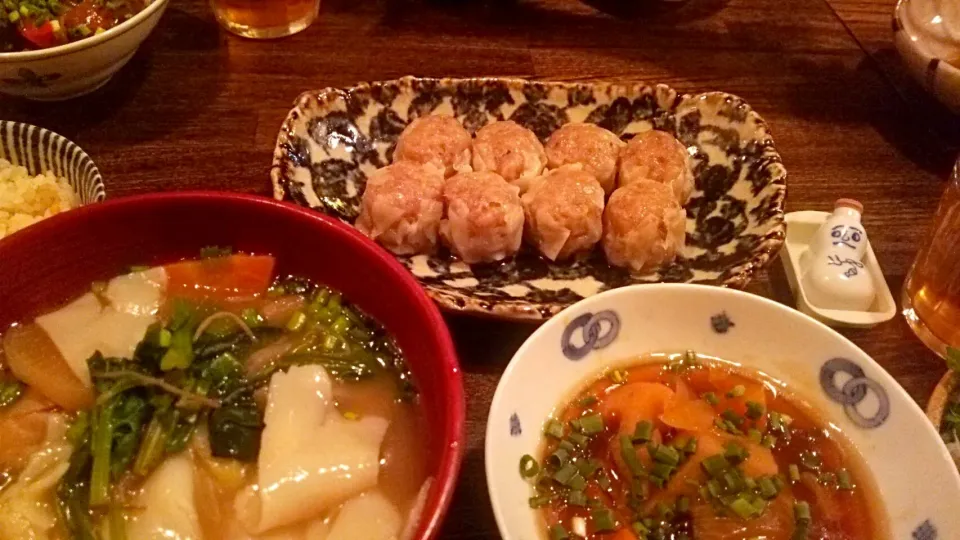 賄い飯🍚 ひっつみ汁、崎陽軒のシュウマイ、肉団子黒酢あんかけ。|Gauche Suzukiさん