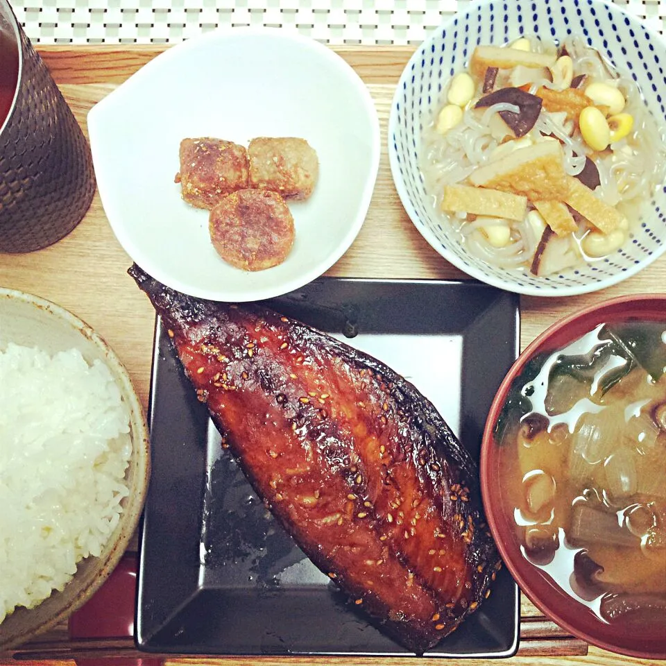 鯖のみりん干し、肉団子のカレー風味、大豆の煮物|けむまきさん