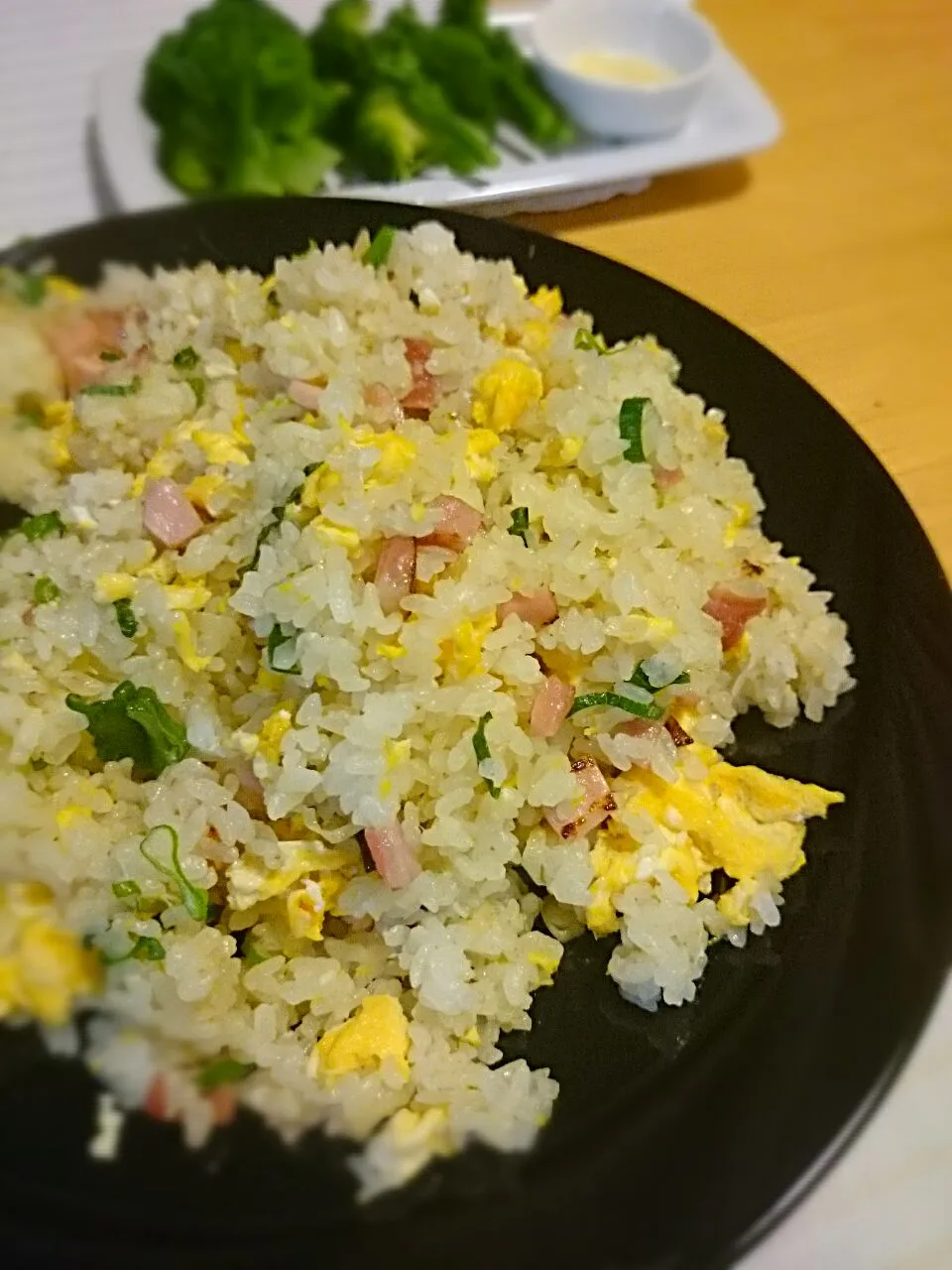 マイ畑で採れたネギで超大盛炒飯🙆|シロ🐶さん