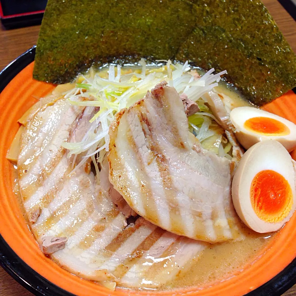 Snapdishの料理写真:新年あけまして初味噌ラーメン|☆*yuko's kitchen*☆さん