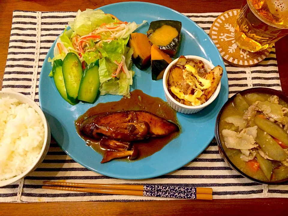 鱈のバター醤油焼き カニカマサラダ 長芋ステーキ かぼちゃの煮物 豚汁|haseseさん