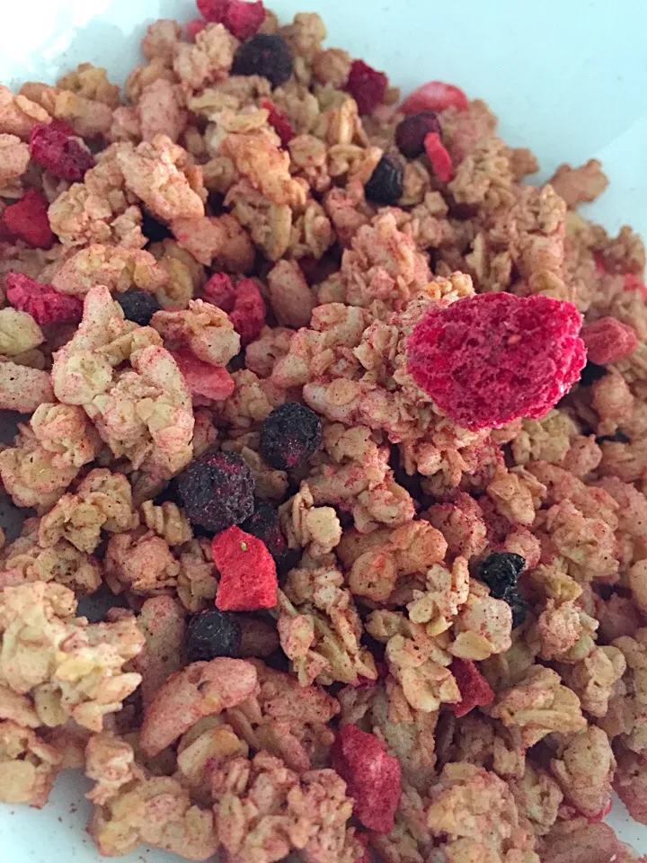 wild berry granola|hweeyhさん