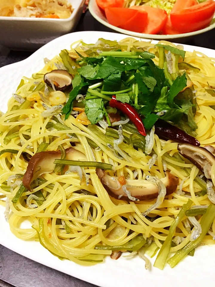 茎わかめとじゃこの和風パスタ🍶|ほっけまんさん