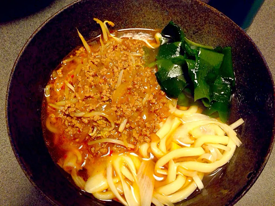 Snapdishの料理写真:ピリ辛挽肉あんかけうどん|tenkoさん