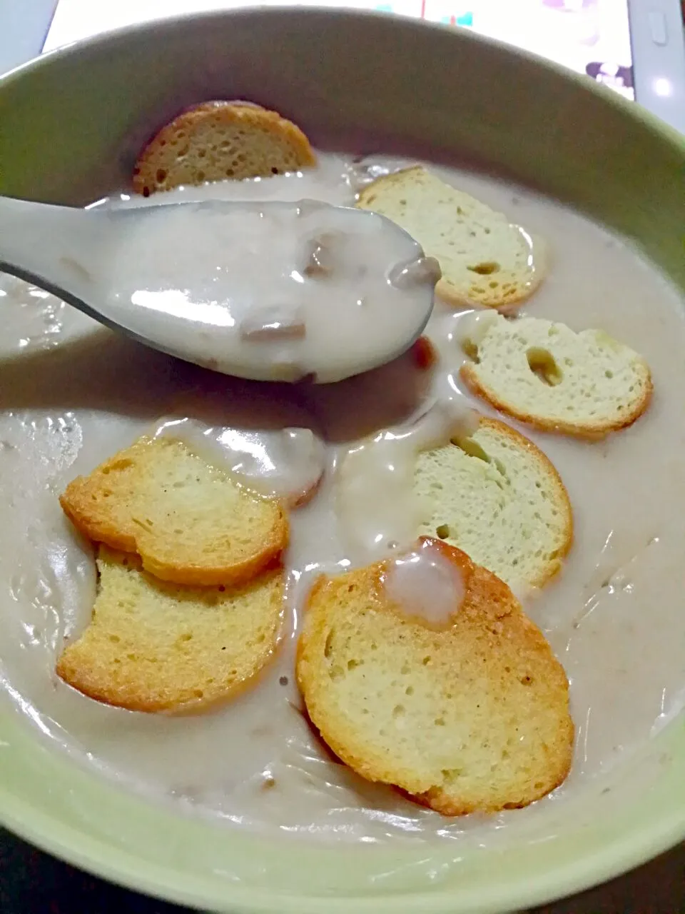 mushroom soup + mini bruschette|Cinta Adiaelidaさん