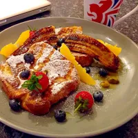 Snapdishの料理写真:Brioche French toast with fresh fruits and maple syrup|Becca Yapさん