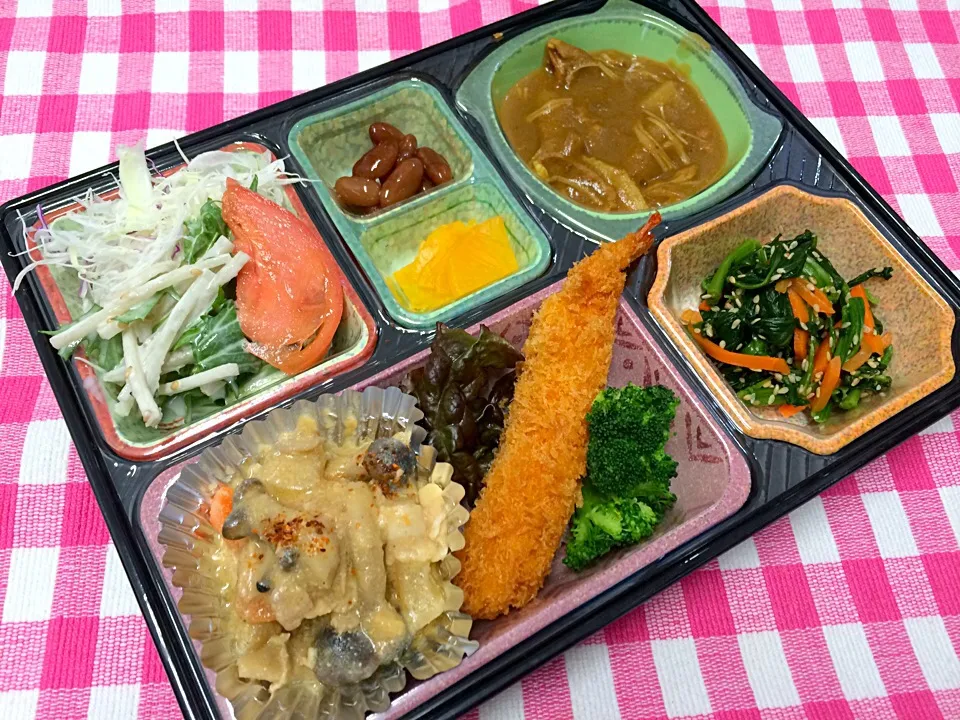 キノコたっぷりポークカレー 日替わり弁当 豊川市配達|Naokazu Kuritaさん