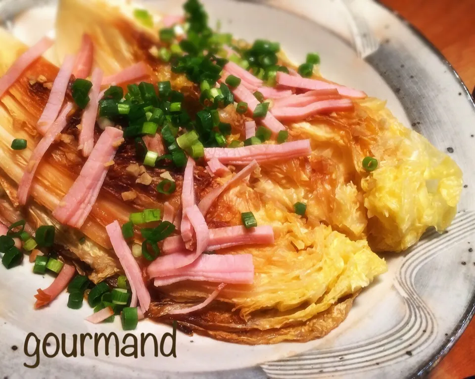 志野さんの🎀まあやちゃんに教わった！どかんと白菜とハムの蒸し煮|プーティさん