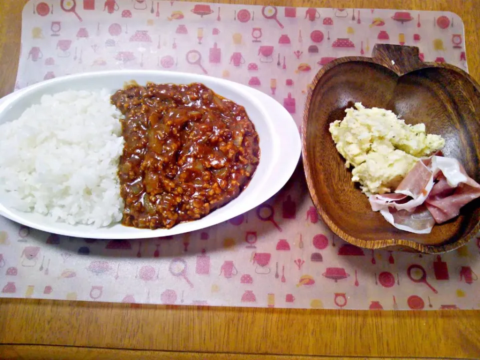 １２月3０日 デミキーマカレー ポテトサラダ 生ハム|いもこ。さん