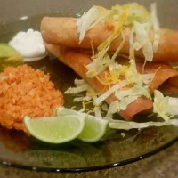 low carb flautas with cauliflower Mexican rice|Maya Evansさん