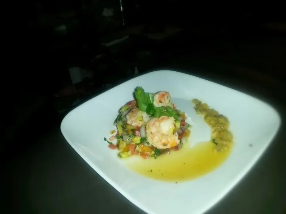 garlic Chili prawns with pineapple salsa|Tasha Vermmasさん