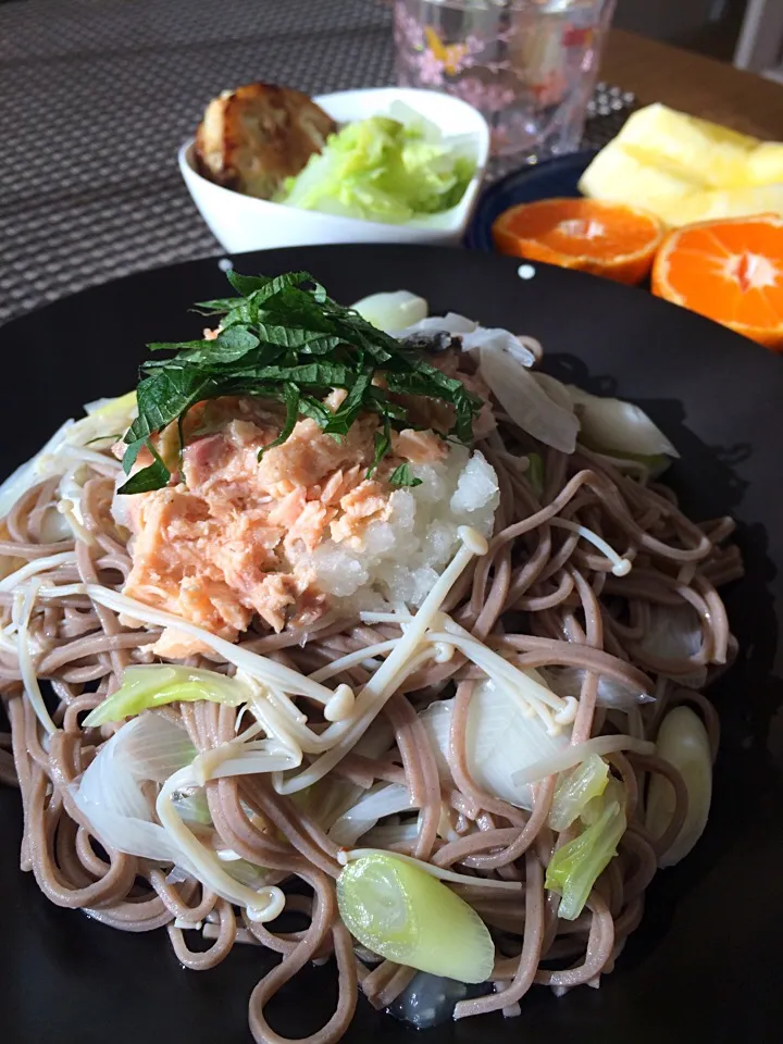 えのきでかさ増し♪鮭缶おろしそ そばʕ•̫͡•ʔ♬✧約360kcal|airi-nさん