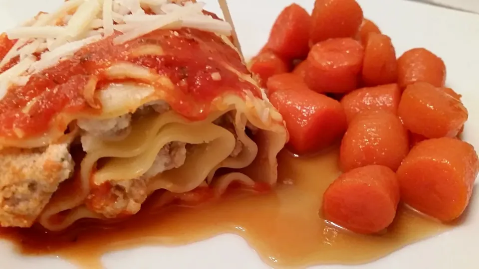 turkey lasagna rolls with brown sugar glazed carrots|Shin SooMinさん