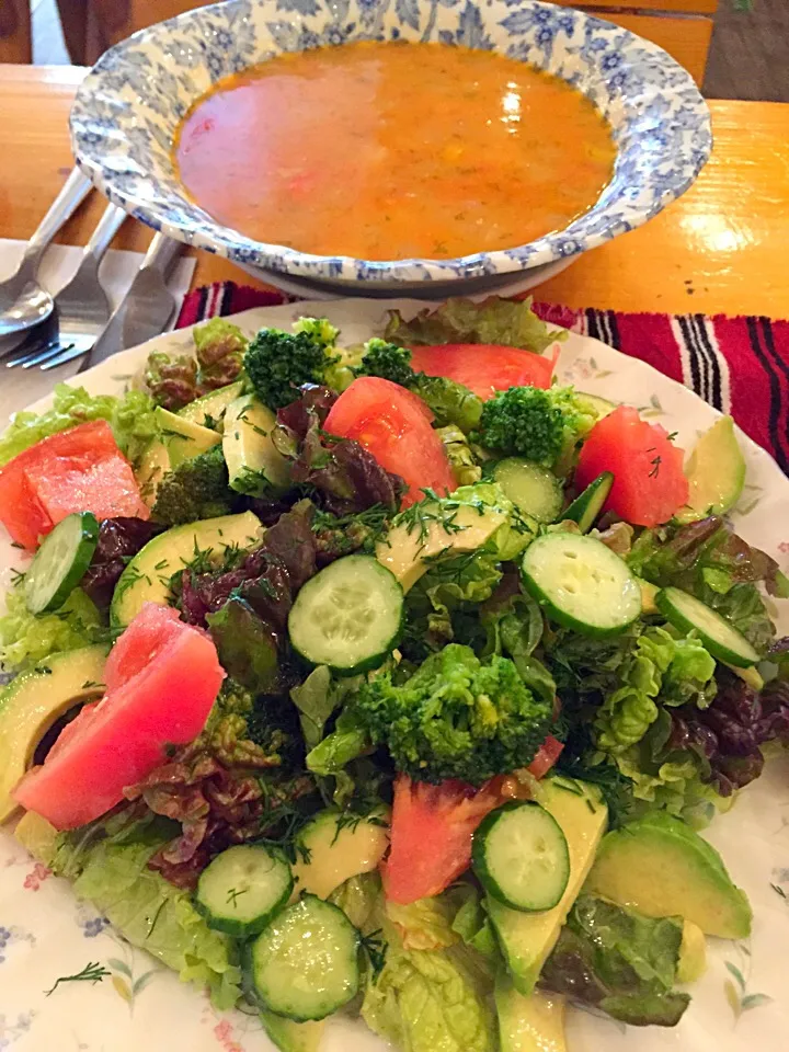 Snapdishの料理写真:Salad and soup|Melinda Nagyさん