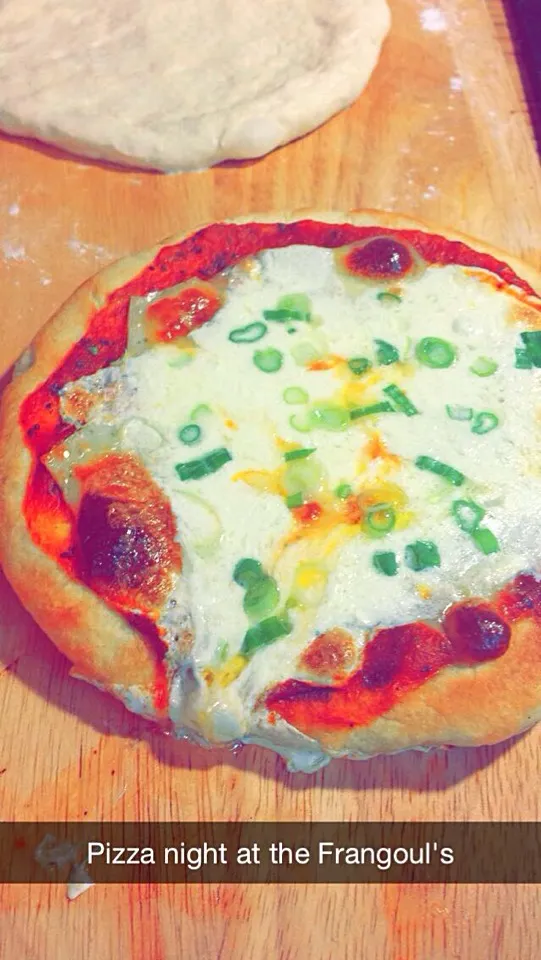 3 cheese (Green onion, habanero, mozzarella) stove top pizza|Katherineさん