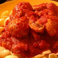 Snapdishの料理写真:Simple pasta and meatballs.|Kevin Scheuringさん