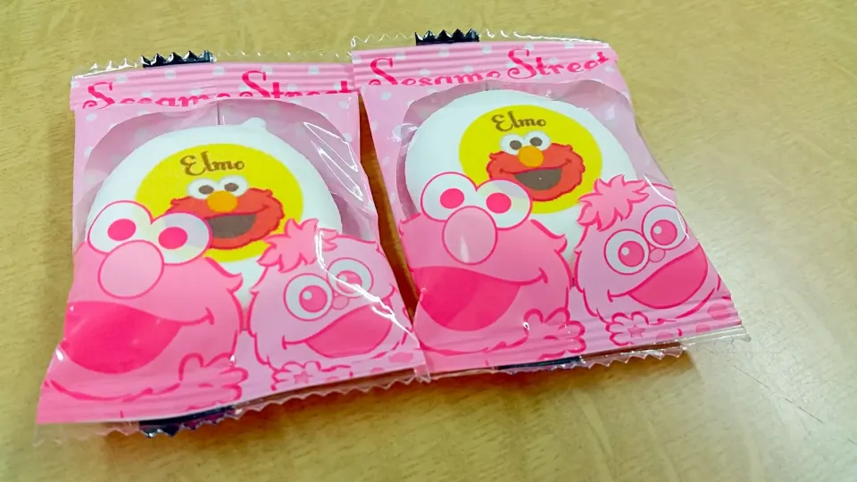 友だちから魔法の国のおみやげ♪

チョコ入りのマシュマロでおいしい～♡|しおたんさん