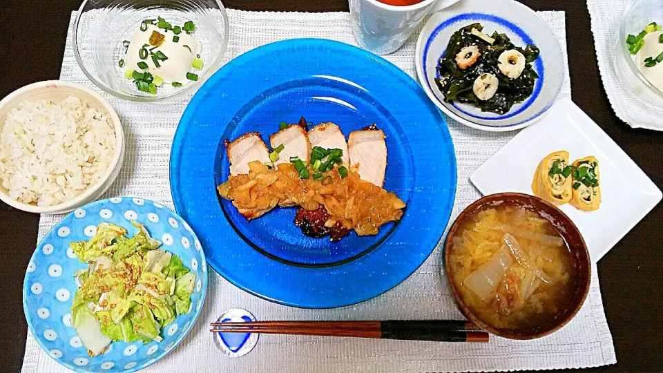 Snapdishの料理写真:蜂蜜だれに漬け込んだ塊豚のロースト|pikyuさん