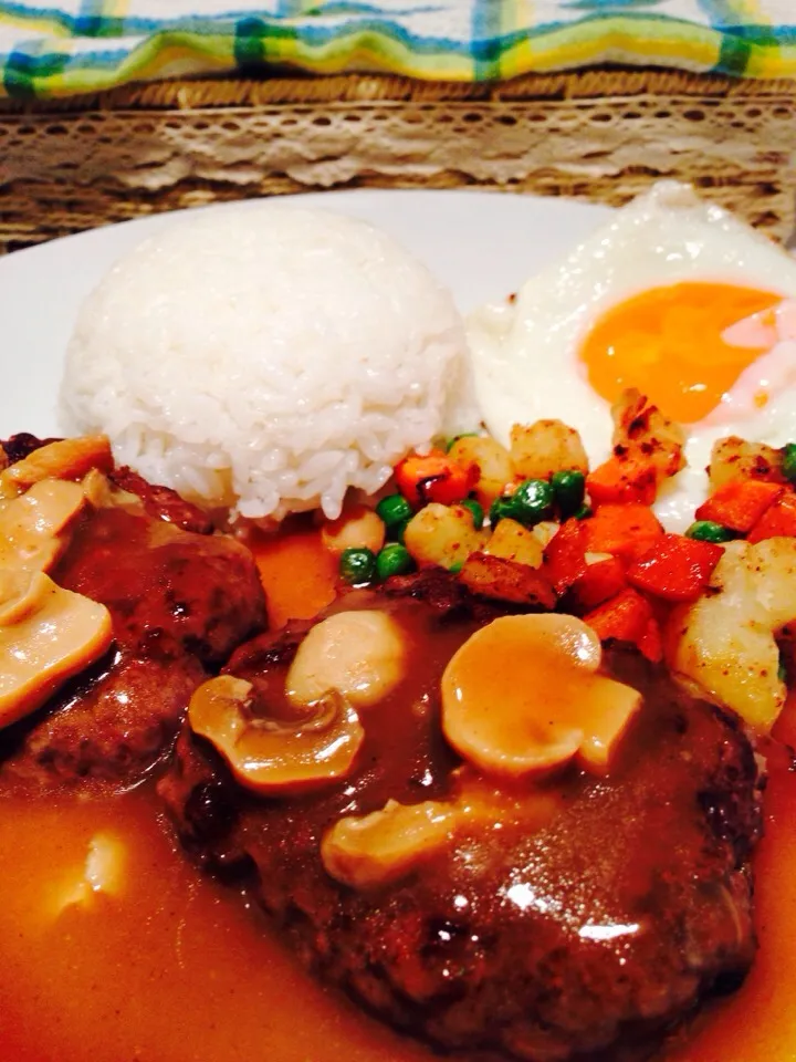 Burger steak with gravy sauce|My Cochinaさん