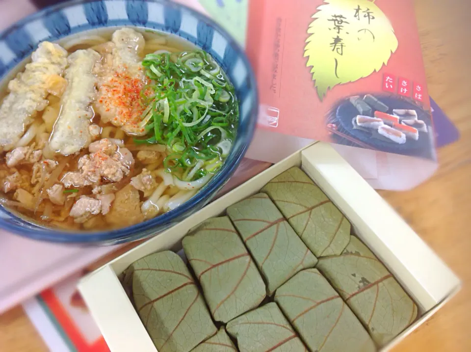 柿の葉寿司＆ゴボ天うどん😋|アライさんさん