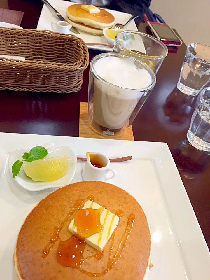 Snapdishの料理写真:富山市38カフェ☆パンケーキ☆ゆず蜂蜜ティー☆蜂蜜ほうじ茶ラテ☆|みーこさん