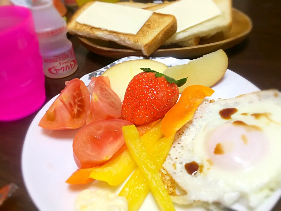 Snapdishの料理写真:手抜き朝ごはん|きむらゆりかさん