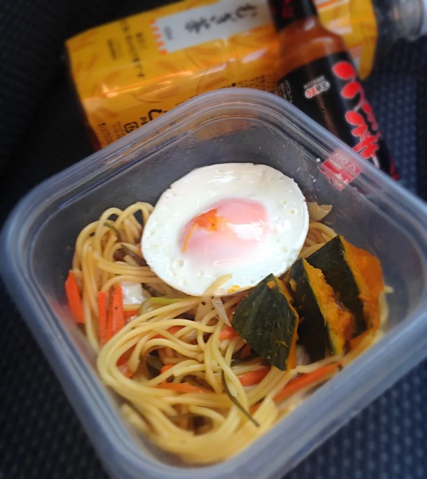 昼ごはん スパ弁当 和風スパ若干コチュジャン レンジ目玉 かぼちゃ煮|ぽんたさん