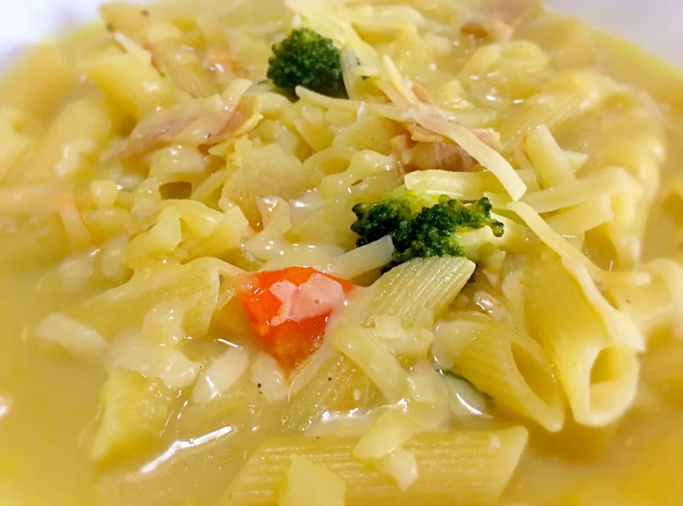 クリームシチューでペンネ             ( カレー風味 )|mottoさん